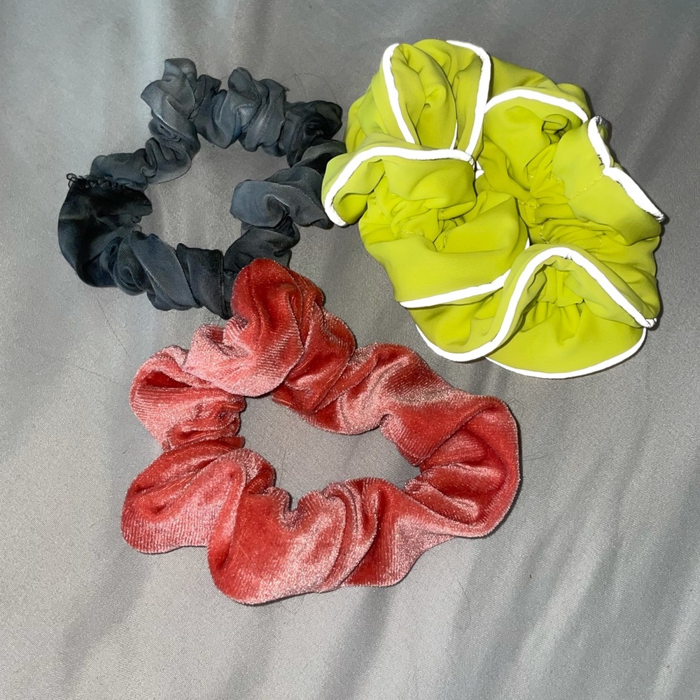 •3 pack scrunches •small medium large